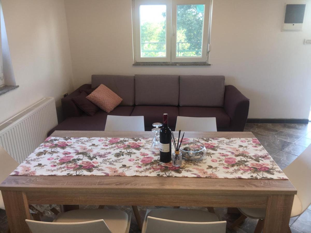 Ferienwohnung Apartman Anita Konjevrate Exterior foto