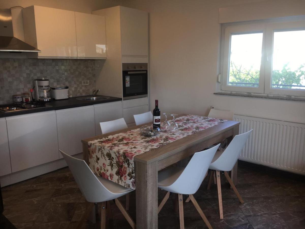 Ferienwohnung Apartman Anita Konjevrate Exterior foto